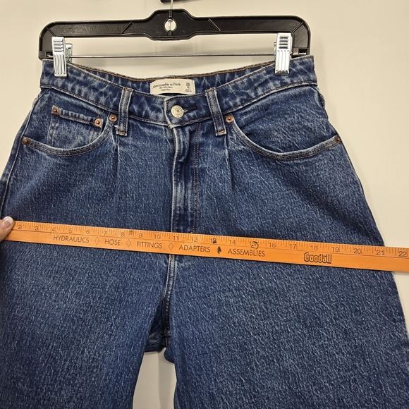 Abercrombie Fitch 90s Mom Jean Womens 28/6S Blue Denim Curve Love Hi Rise Barrel - Picture 8 of 12